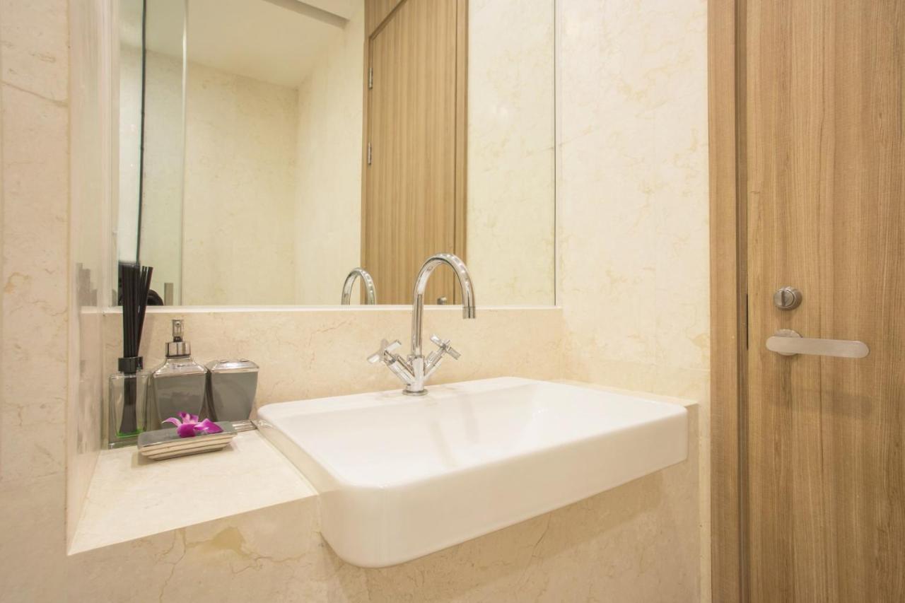 Luxury Oceanfront_pool access apartment Mai Khao Extérieur photo